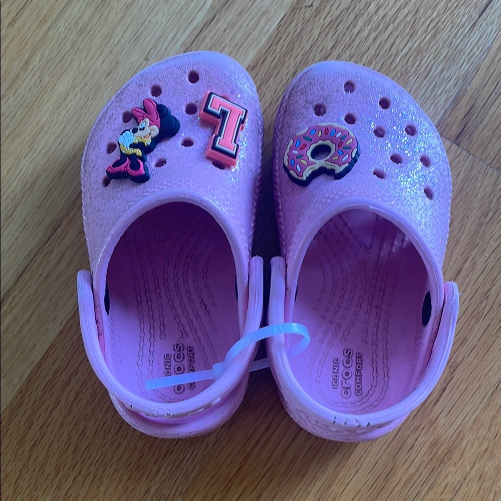CROCS Kids Glittery Pink Slippers with Fun Charms Disney donuts L girls
